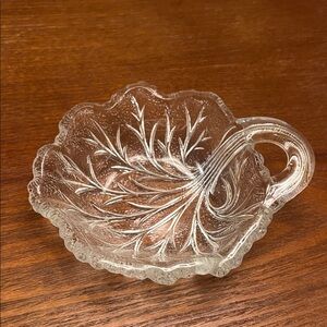 Vintage Indiana Glass Pebble Leaf “Nappy” Elegant Clear Glass Leaf Dish